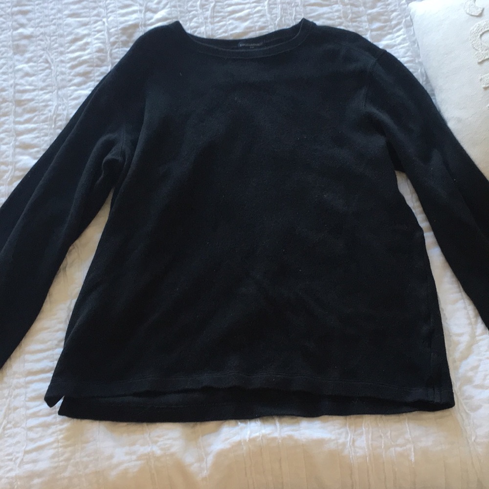 Men’s Banana republic black sweater.